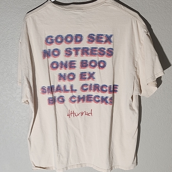 4 Hunnid crop top size XL Graphic tshirt note has spots and light pilling - Picture 1 of 8